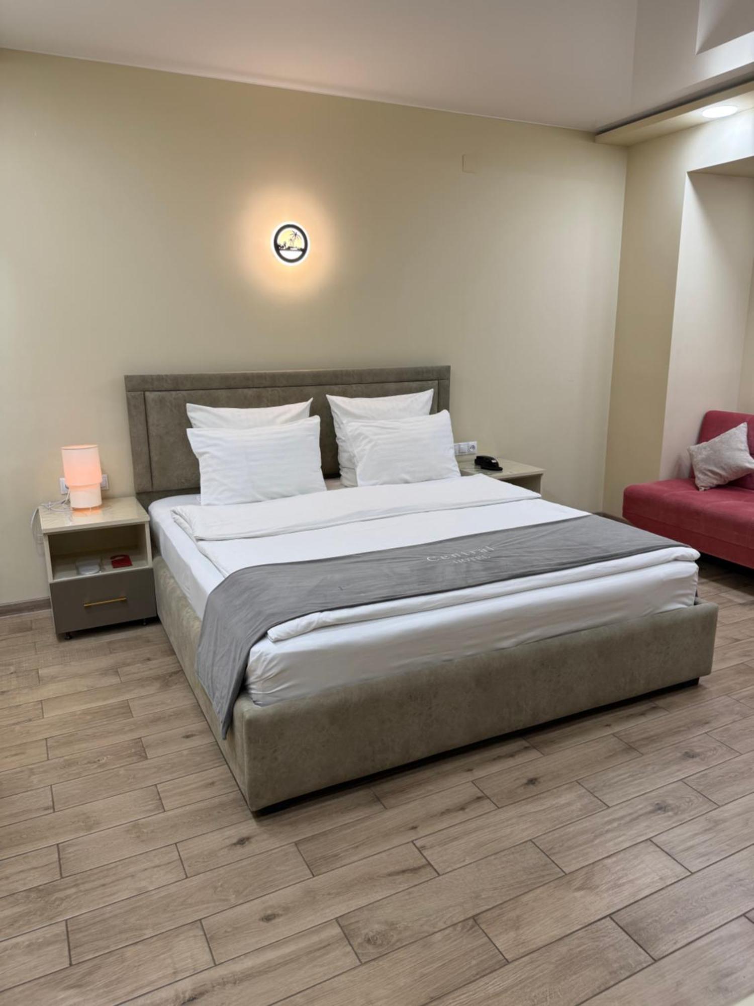 Central Hotel 久姆里 外观 照片