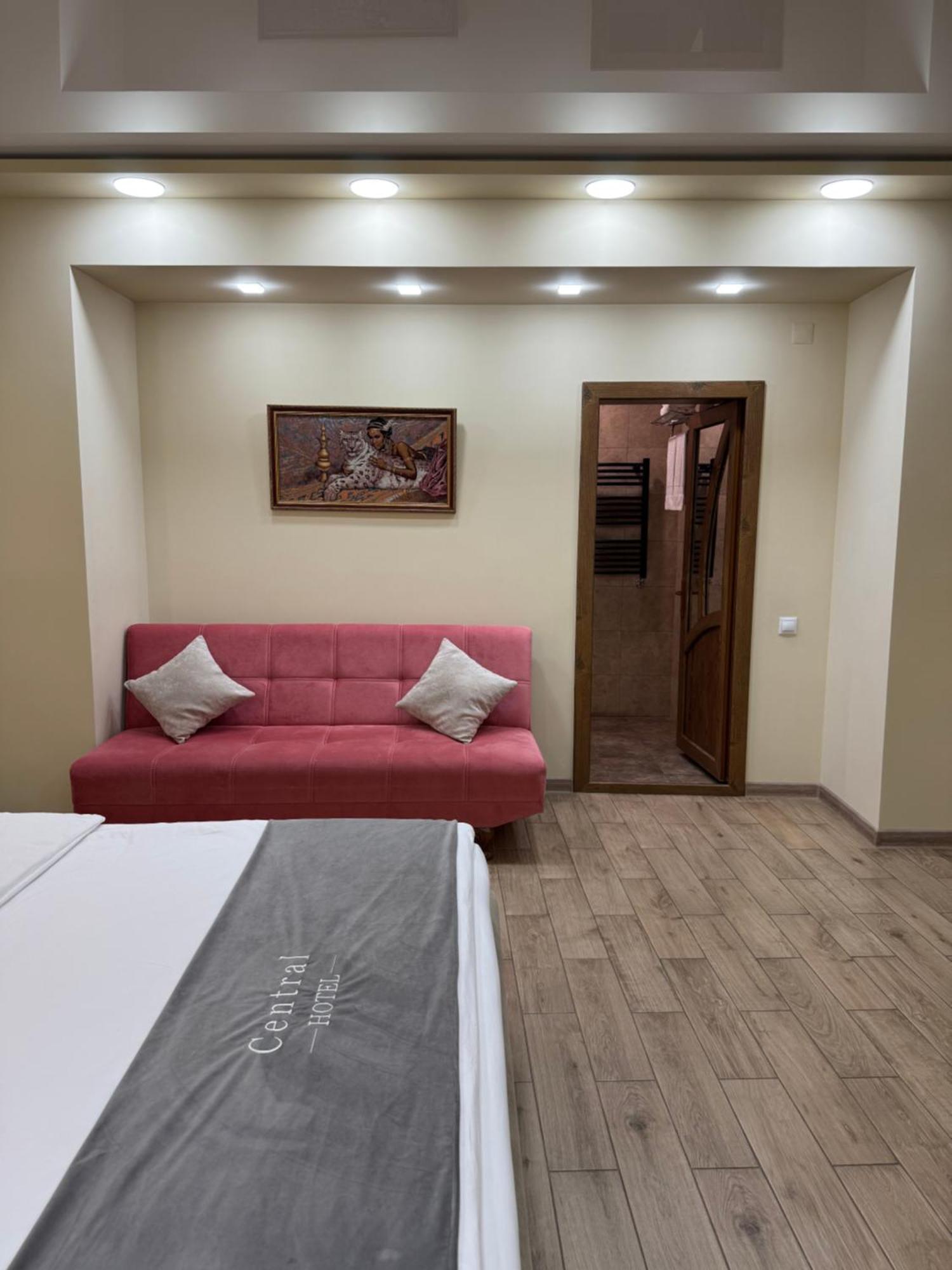 Central Hotel 久姆里 外观 照片
